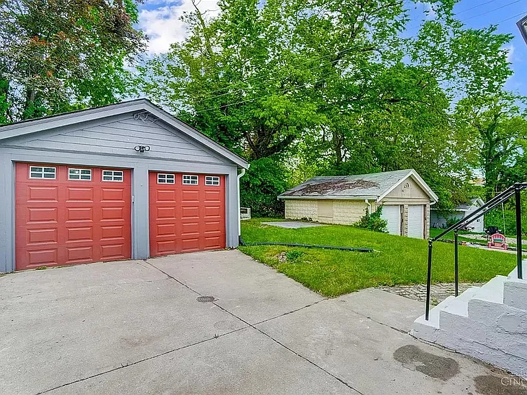 3479 Evanston Ave — Photo 2