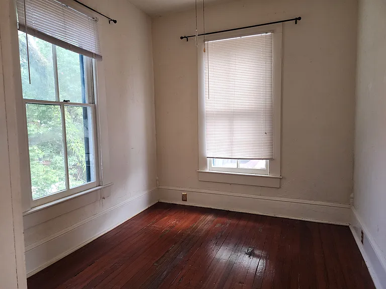 238 SW 2nd Pl #B — Photo 13