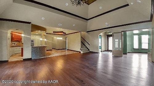 3rd image of 8402 Shadywood Dr