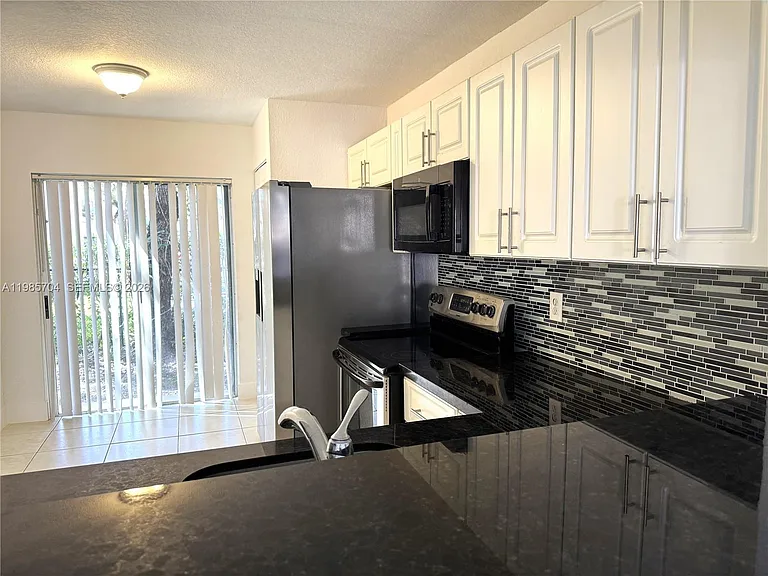 1260 SE 28th Ct #104 — Photo 10