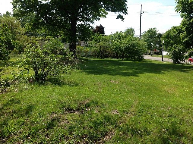 2nd image of 597 E Grand Blvd