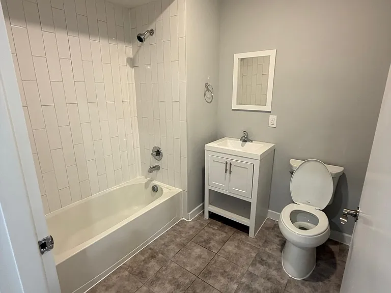 218 Spring St #1 — Photo 9