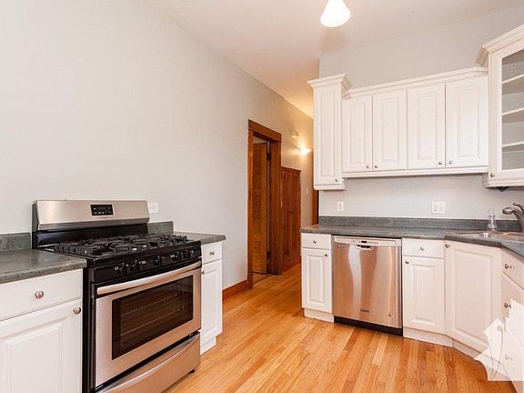 2nd image of 2731 N Richmond St #2