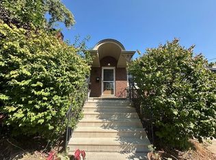 214 E 6th St, Lockport, IL 60441