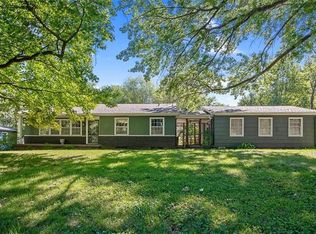 311 SE Corder St, Lees Summit, MO 64063