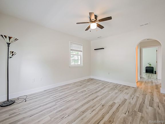 2nd image of 3855 18th St