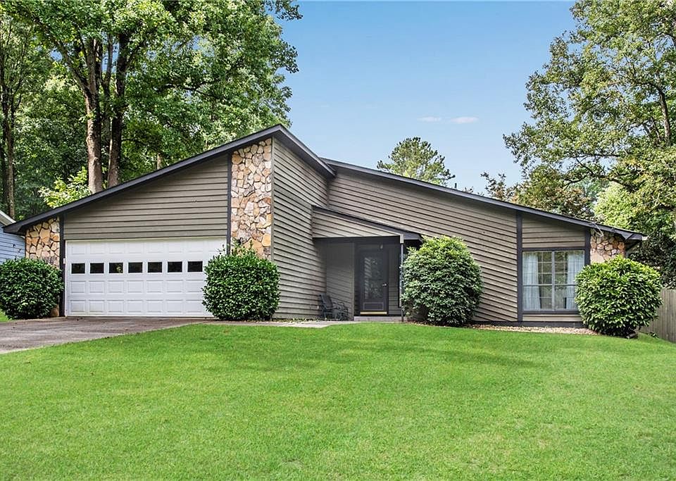 1st image of 1569 Spender Dr