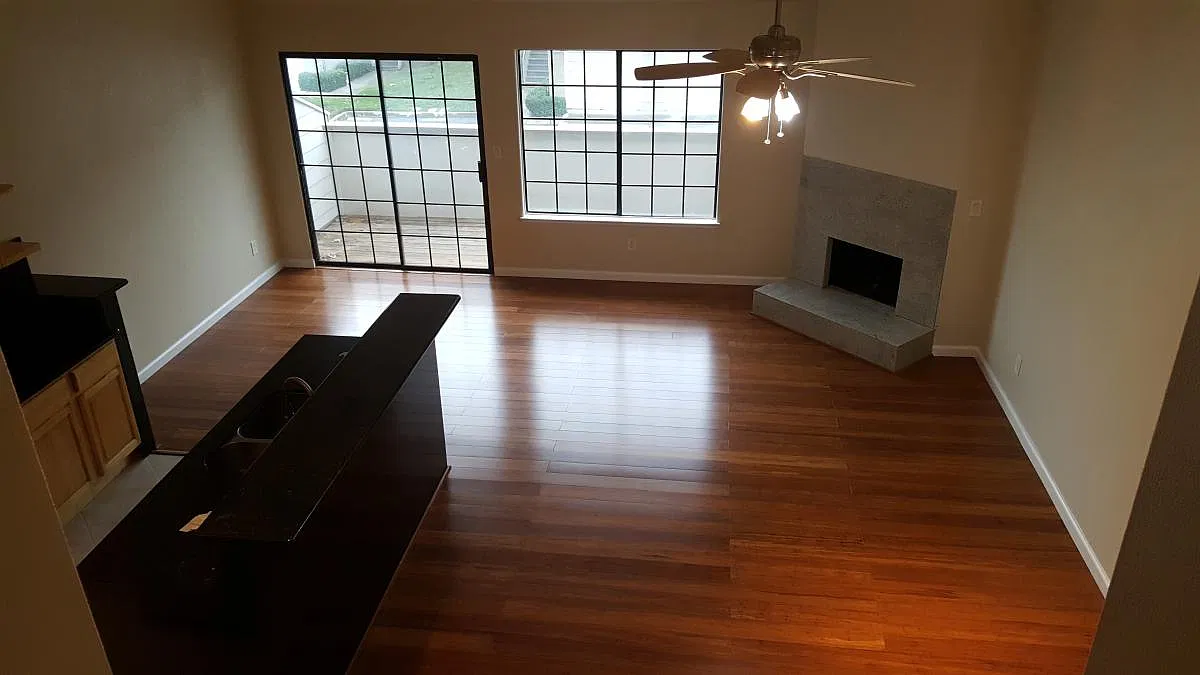564 Bustos Place — Photo 2
