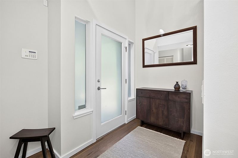 5th image of 2518 E Roy Street