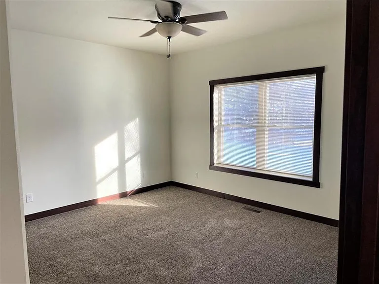 525 Ryan St — Photo 7