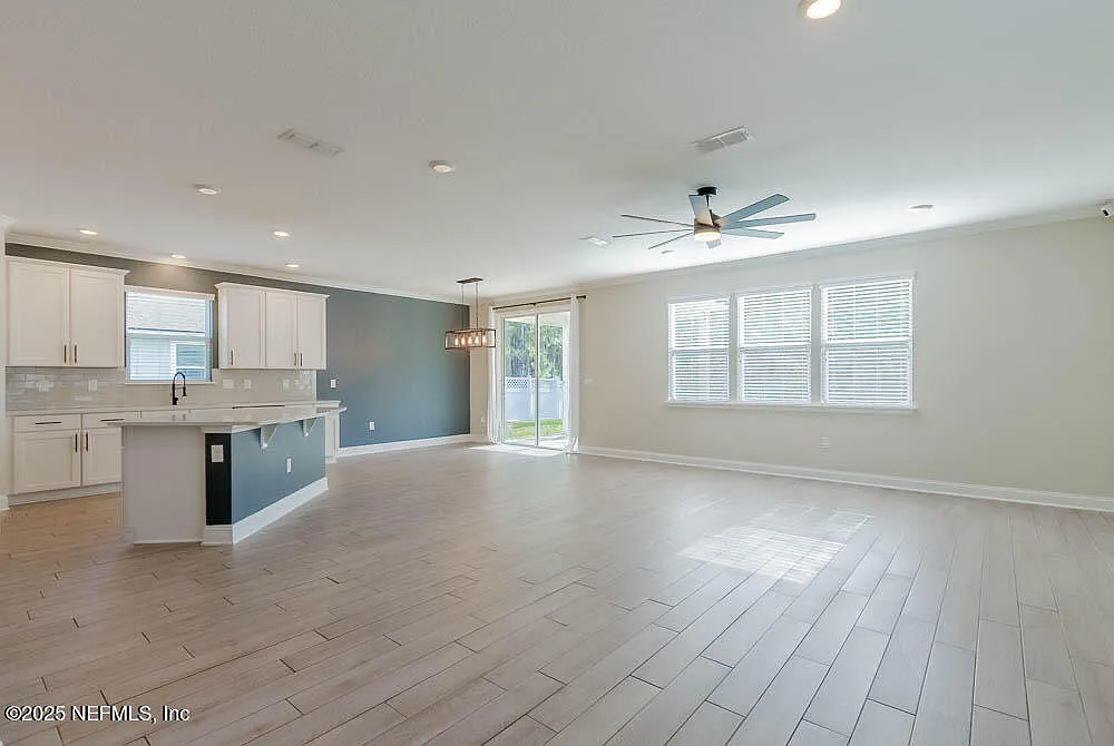 3 bed, 2.5 bath, 2231 sqft, $2,850 — Photo 4