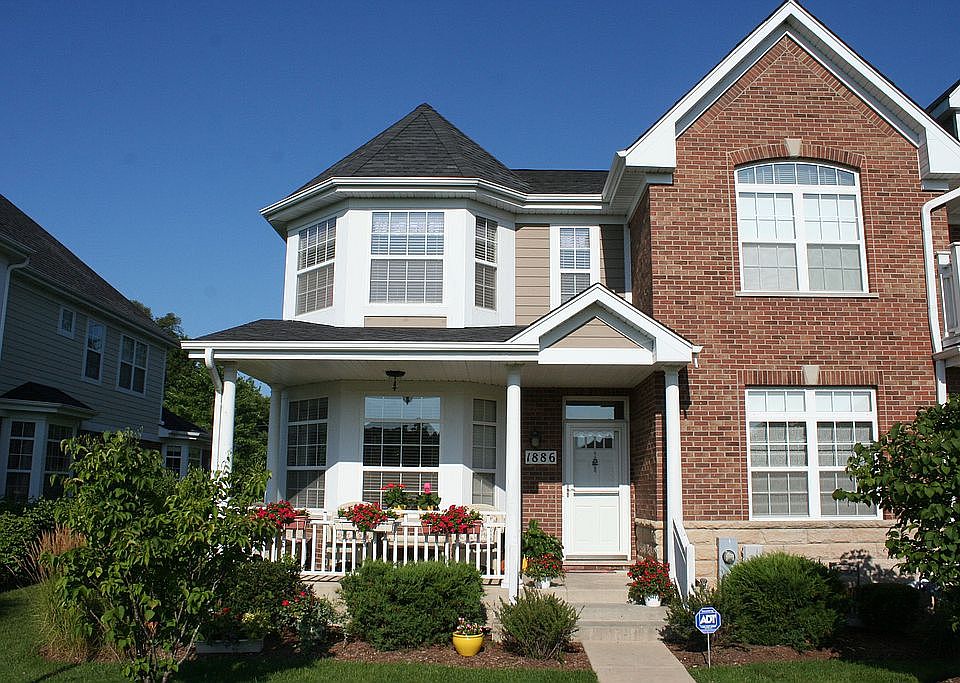 Beautiful, new, maintenance free home, move in ready 