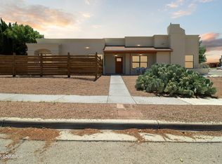 695 Windmill Ct, Las Cruces, NM 88011