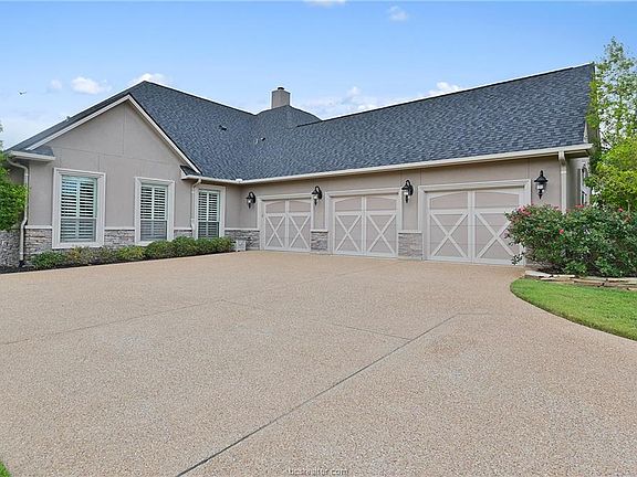 3rd image of 1201 Royal Adelade Dr