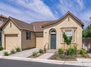 4074 W Peach Tree Ln, Fresno, CA 93722