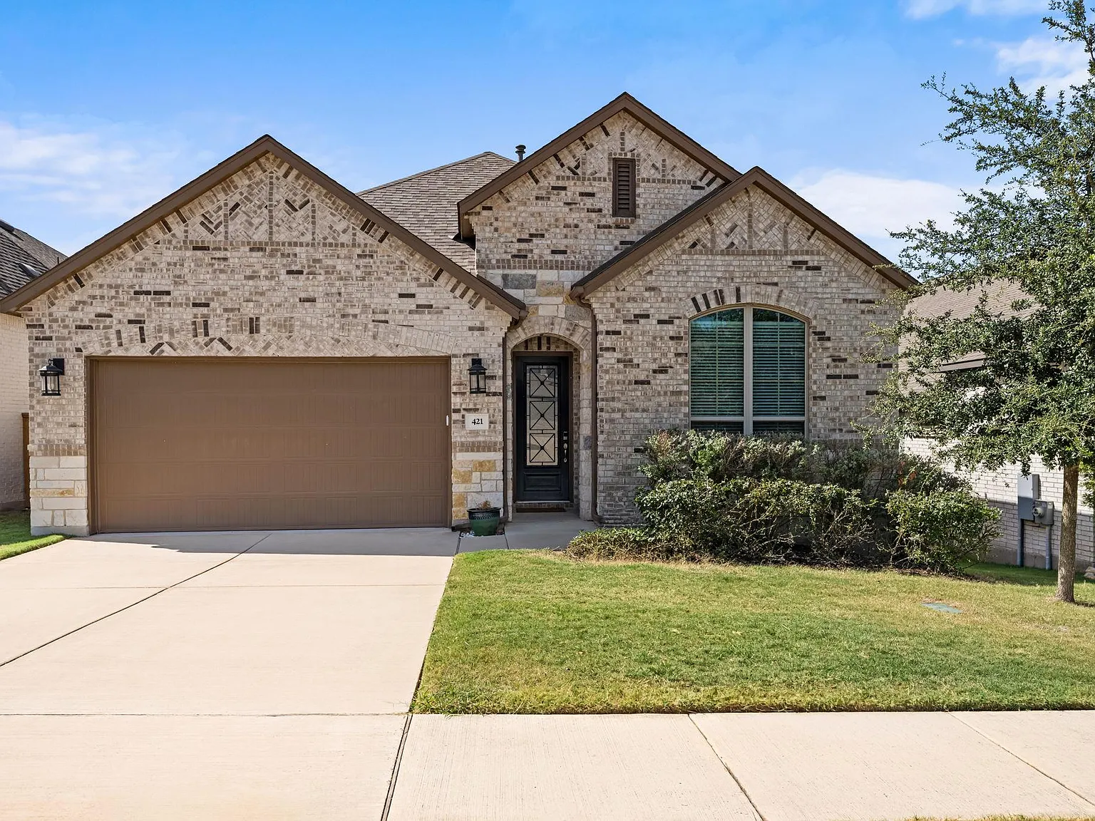 3 bed, 2.5 bath, 2261 sqft, $2,850 — Photo 4