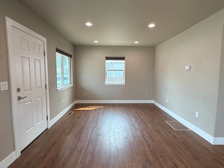 1006 Cascade St — Photo 6