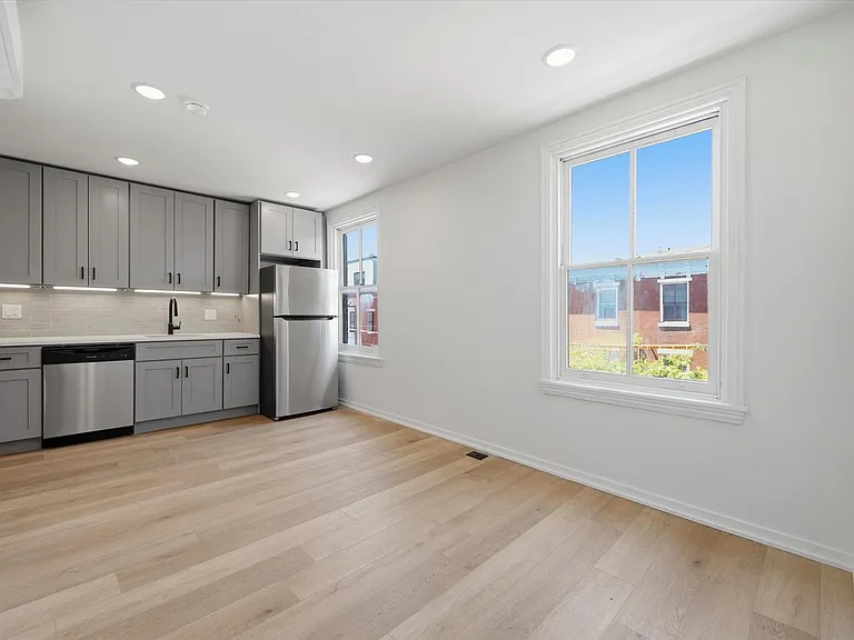 627 N 16th St — Photo 3