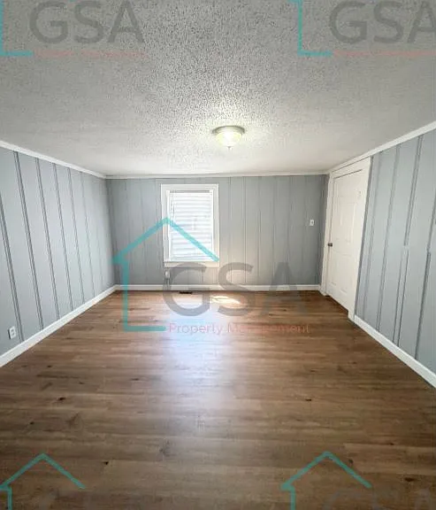201 S Leach St — Photo 15
