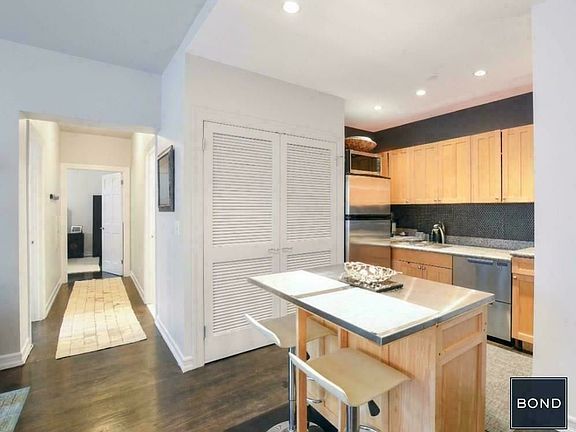 4th image of 407 E 12th St APT 3RN