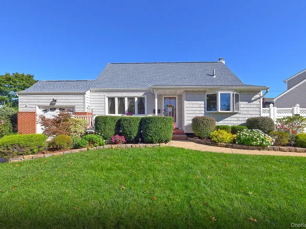 3153 Ward Lane, Wantagh, NY 11793