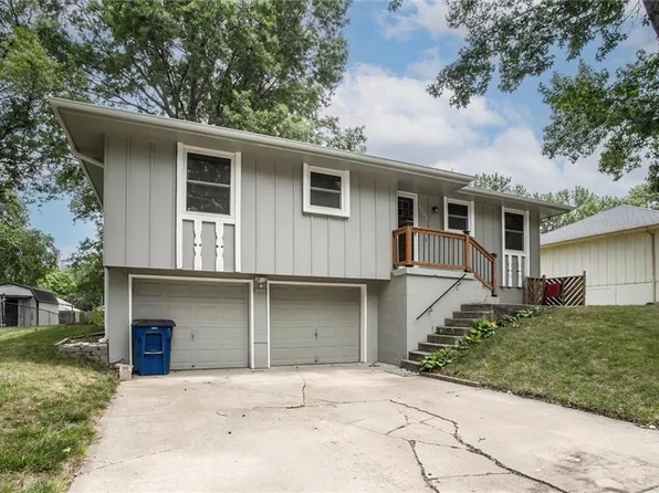 2203 S Harding St, Oak Grove, MO 64075