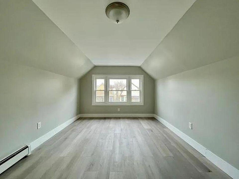 2nd image of 197 Van Nostrand Ave #3B