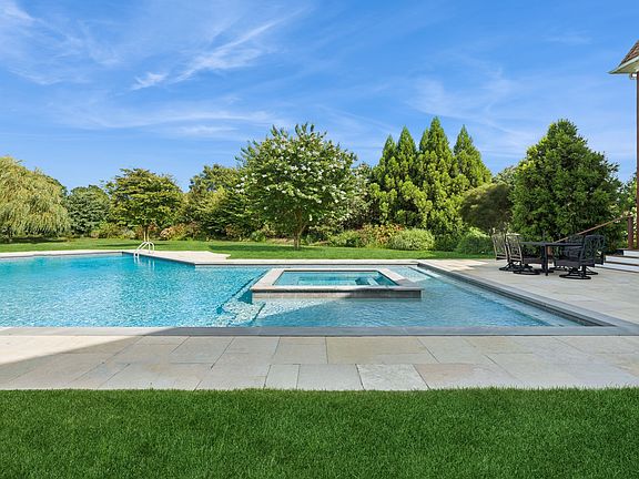 3rd image of 89 Old Canoe Place Rd