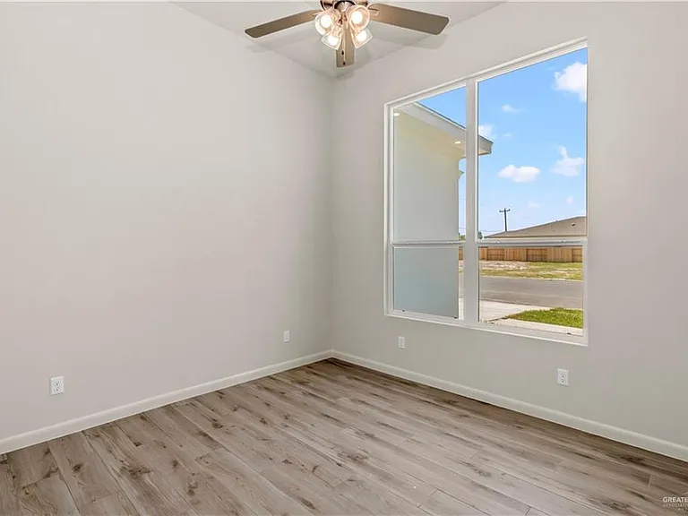 1915 Sunrise Ln — Photo 17