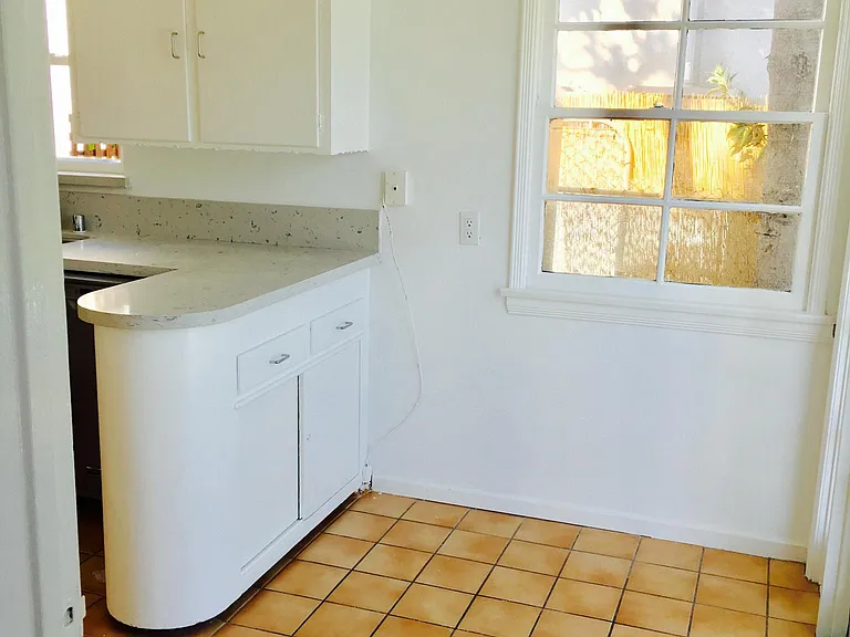 2340 Ashland Ave — Photo 6