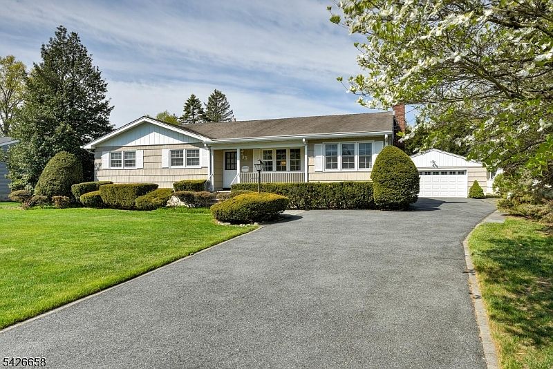 1st image of 35 Payson Rd