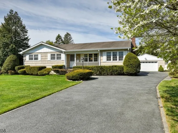 35 Payson Rd, Pequannock Twp., NJ 07440