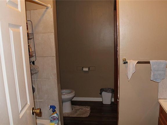 5th image of 1415 E 72nd St