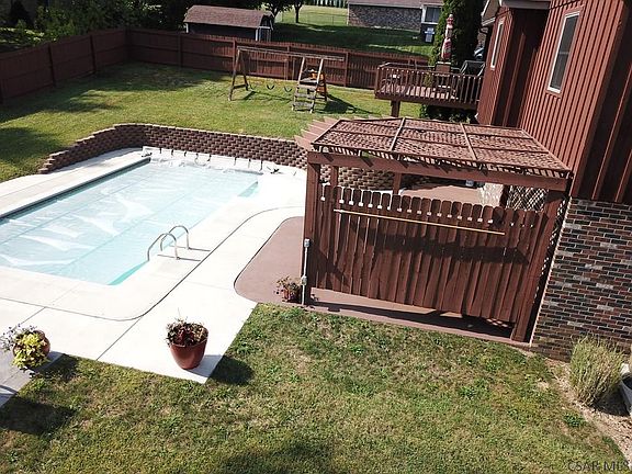 3rd image of 428 Nadona Ave