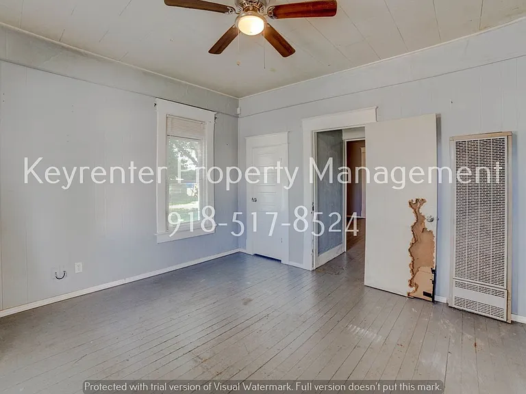 E 4th Street Duplex — Photo 7