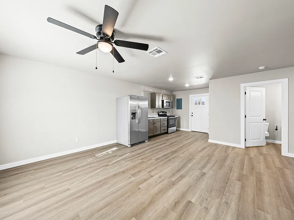 401 N Bowie Ave #B