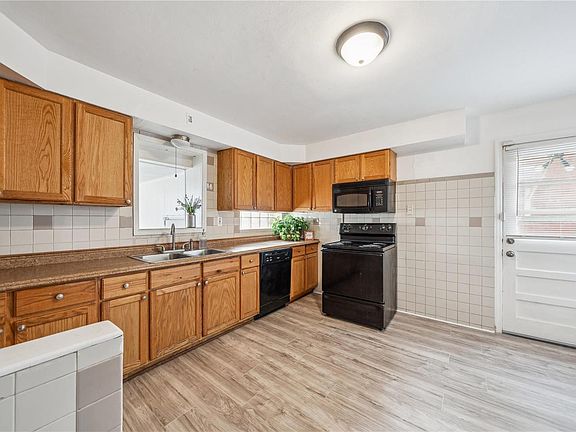 5th image of 920 Fontaine Pl
