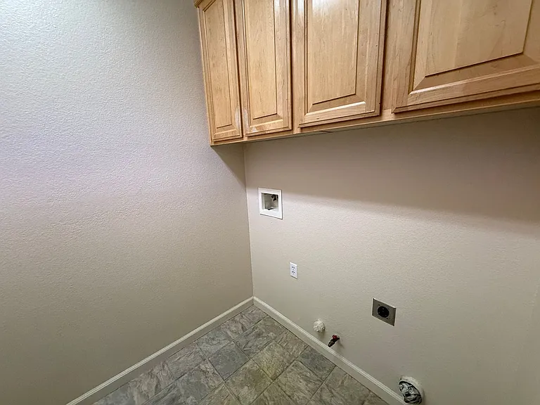 3260 Poppy St — Photo 3