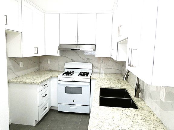 5th image of 669 N Grand Ave APT 4
