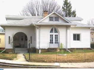 581 Fox Chase Rd, Hollywood, PA 19046