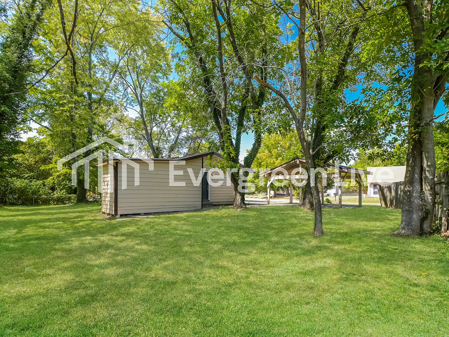 3 bed, 1.0 bath, 792 sqft, $1,445 — Photo 2