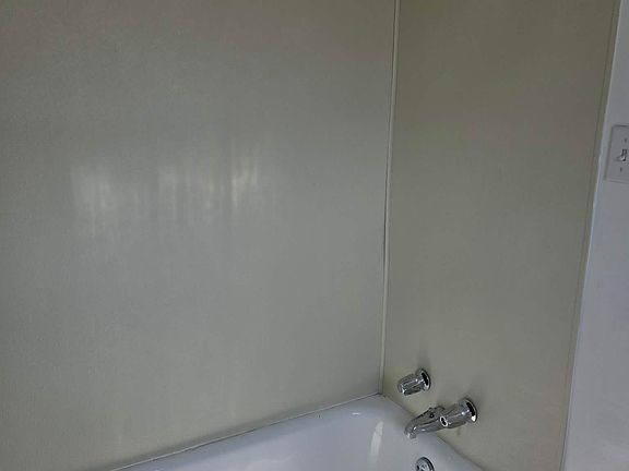 4th image of 404 Walnut St #C