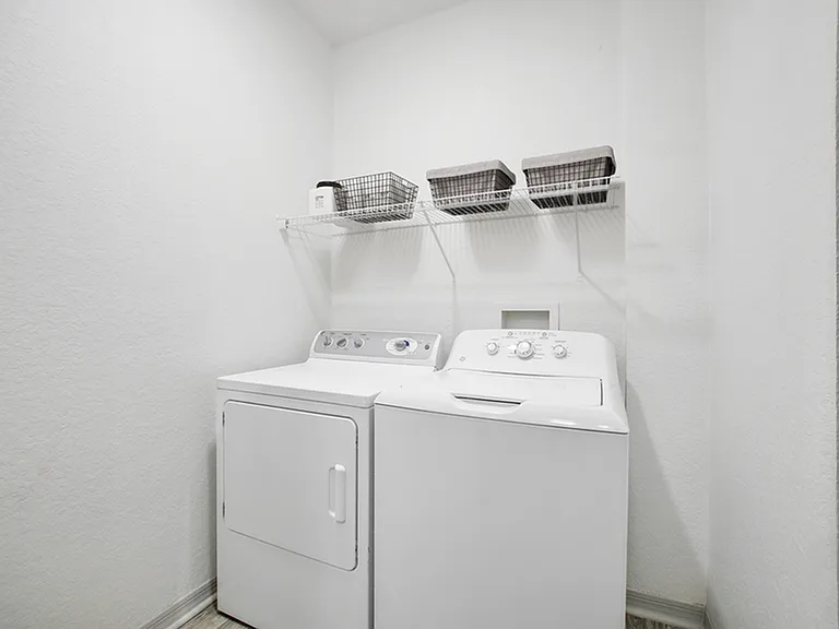 B2 U Interior Apartment