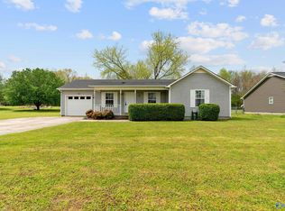 136 Quiet Ln, Hazel Green, AL 35750