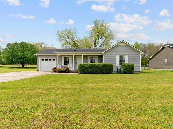 136 Quiet Ln, Hazel Green, AL 35750
