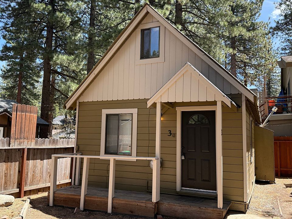 1st image of 1227 Sierra Blvd #3