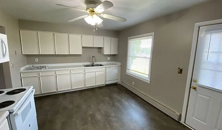 8551 Elm St #4 — Photo 1