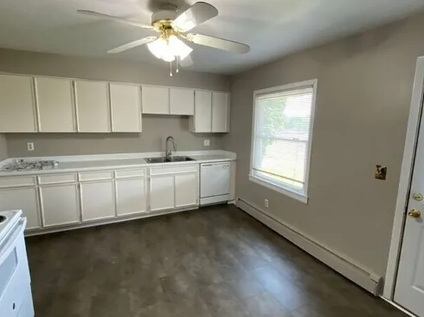 8551 Elm St APT 4, Rockford, MN 55373