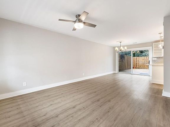 5th image of 2794 Farmstead Rd SE