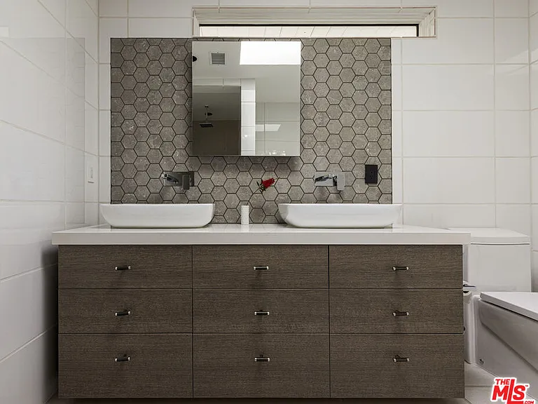 2715 Edwin Pl — Photo 31
